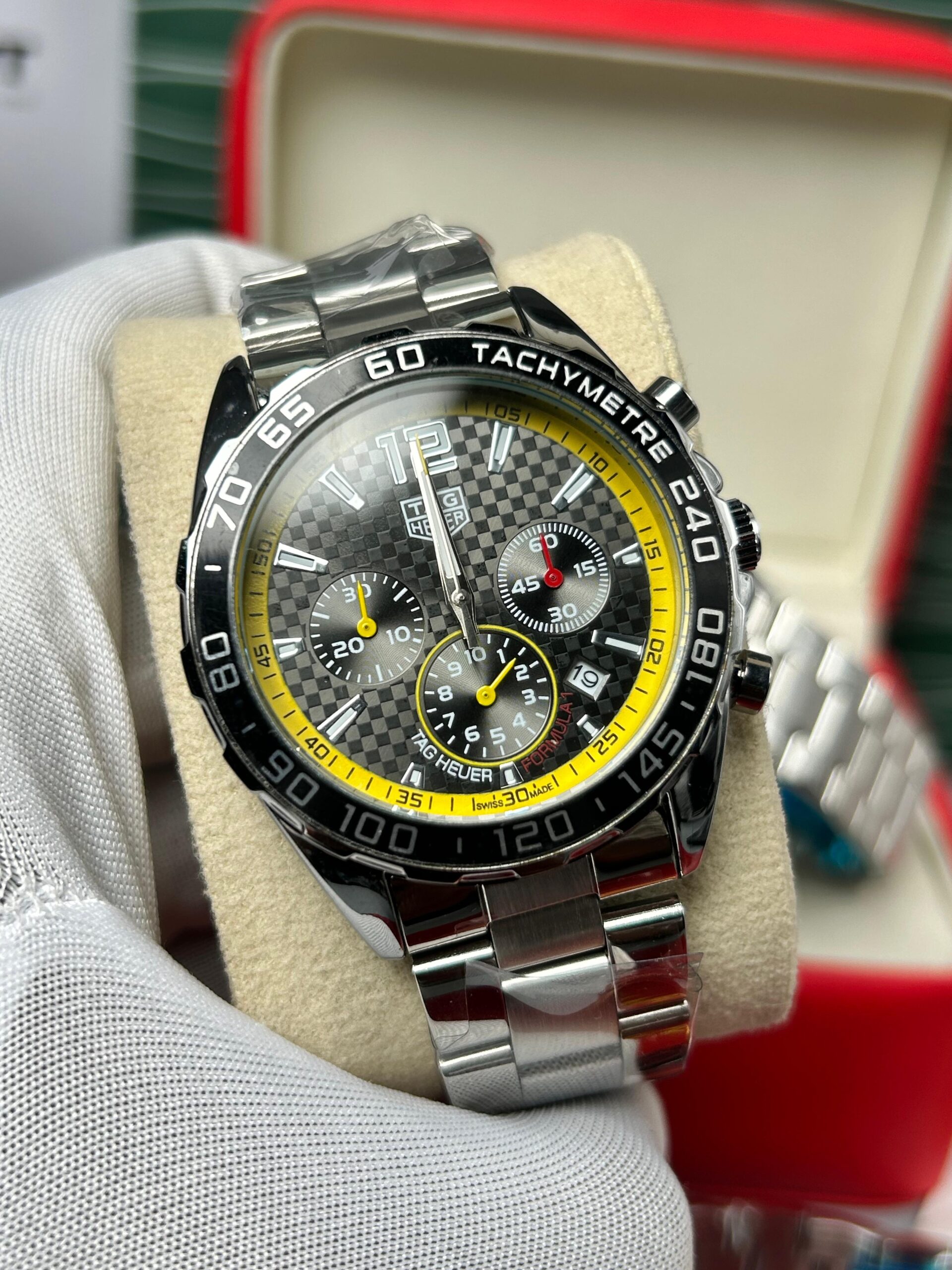 Tag Heuer Chronograph Date Active Men's Watch - Image 3