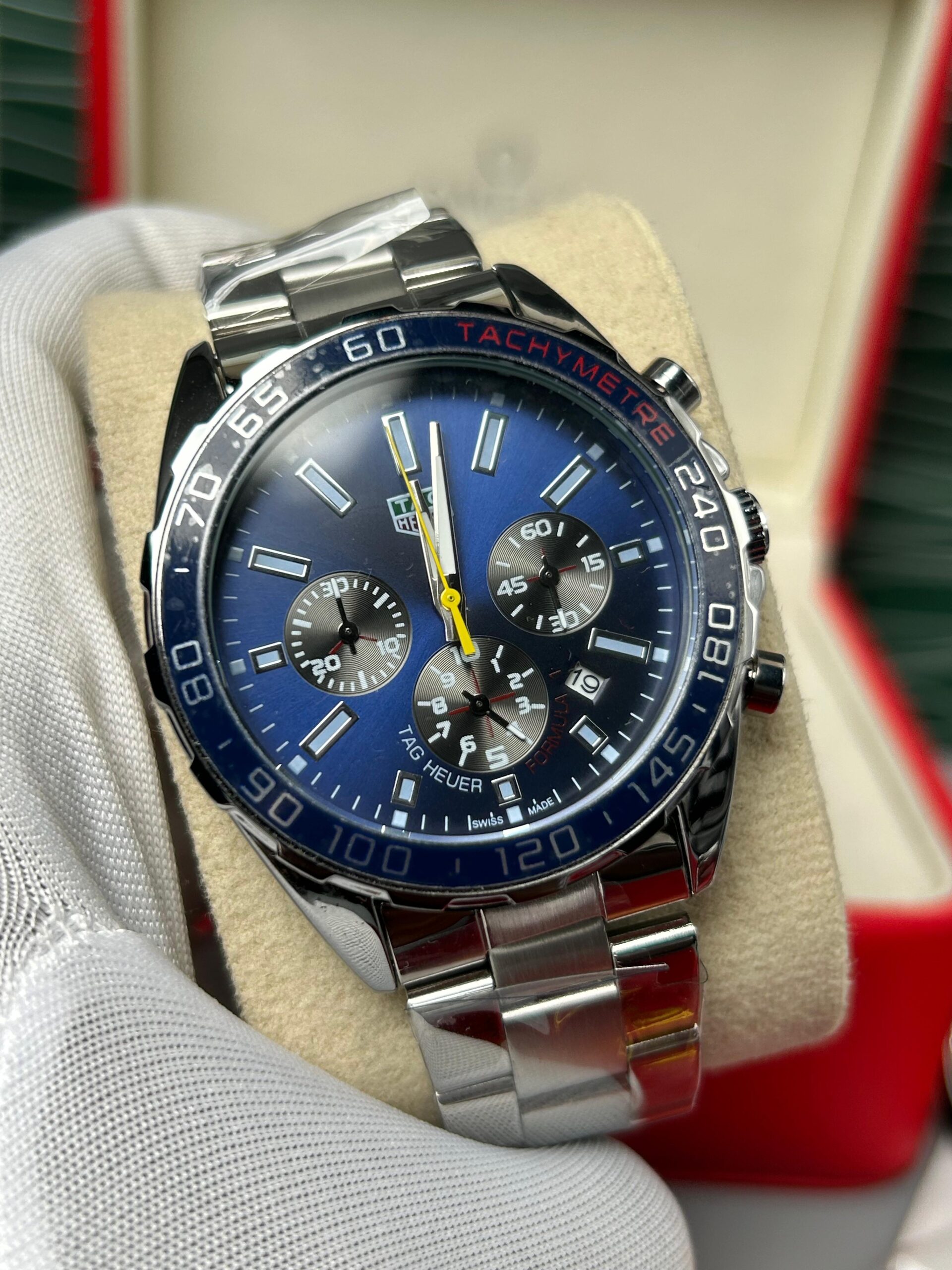 Tag Heuer Chronograph Date Active Men's Watch - Image 2