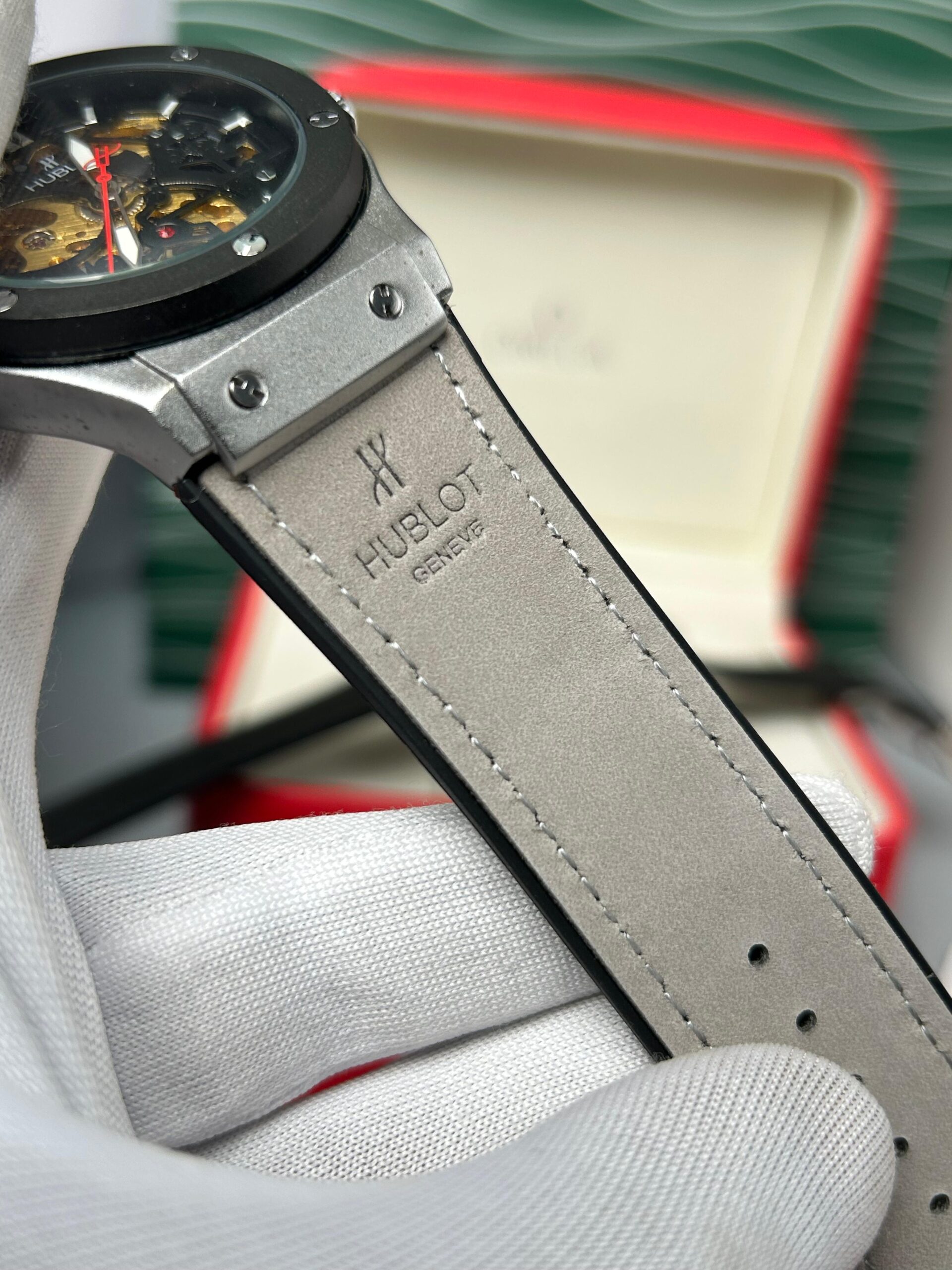 Hublot Automatic Movement Silicon belt Men's Watch - Image 5